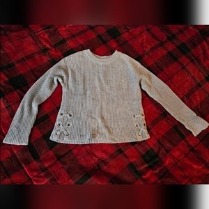 #870- girls sweater size 8